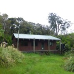 Die Waiau Gorge Hut von au&szlig;en.