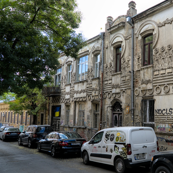Tiflis in 14 Bildern